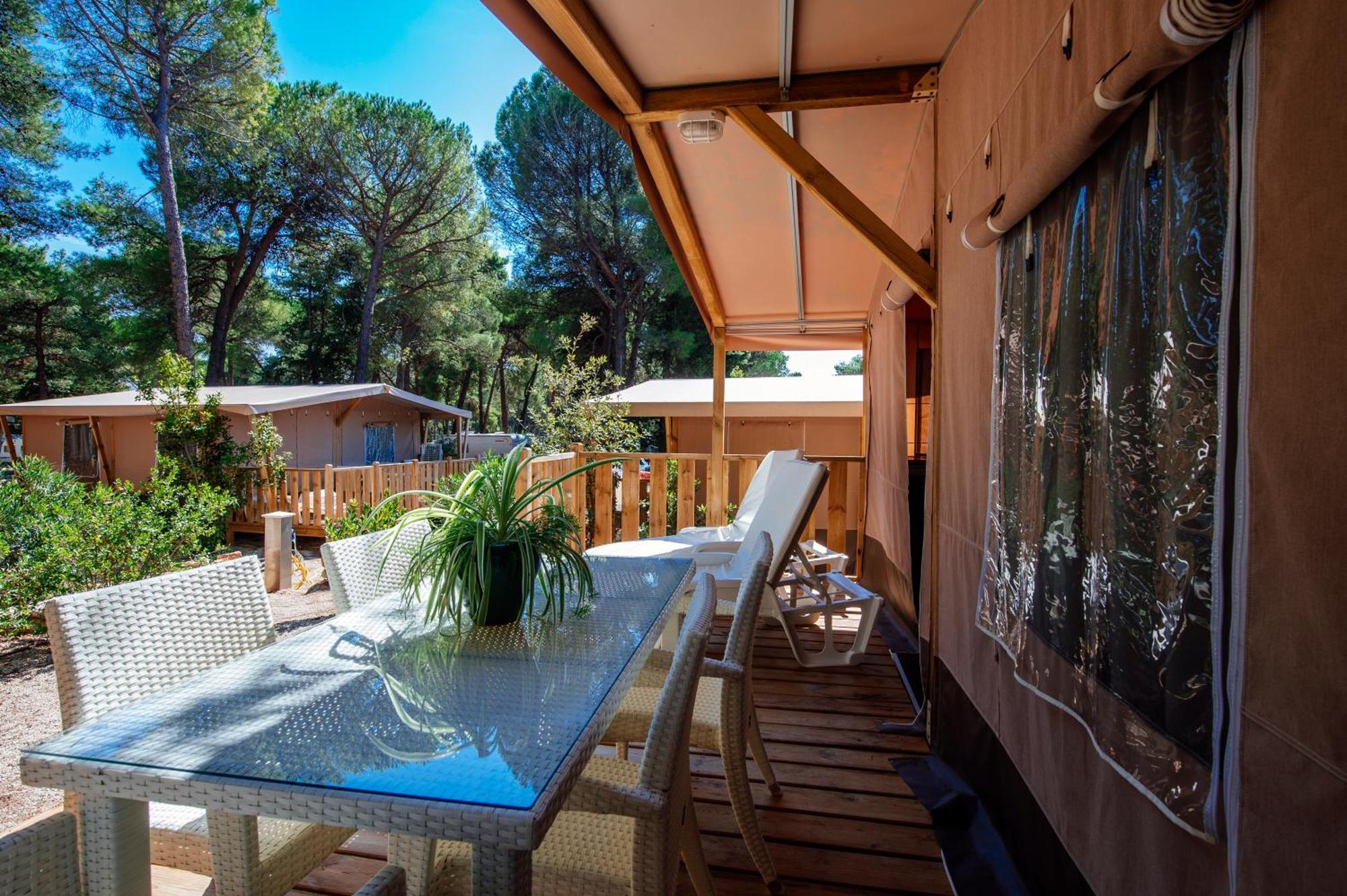 Zaton Holiday Resort Glamping Tents Nin Extérieur photo