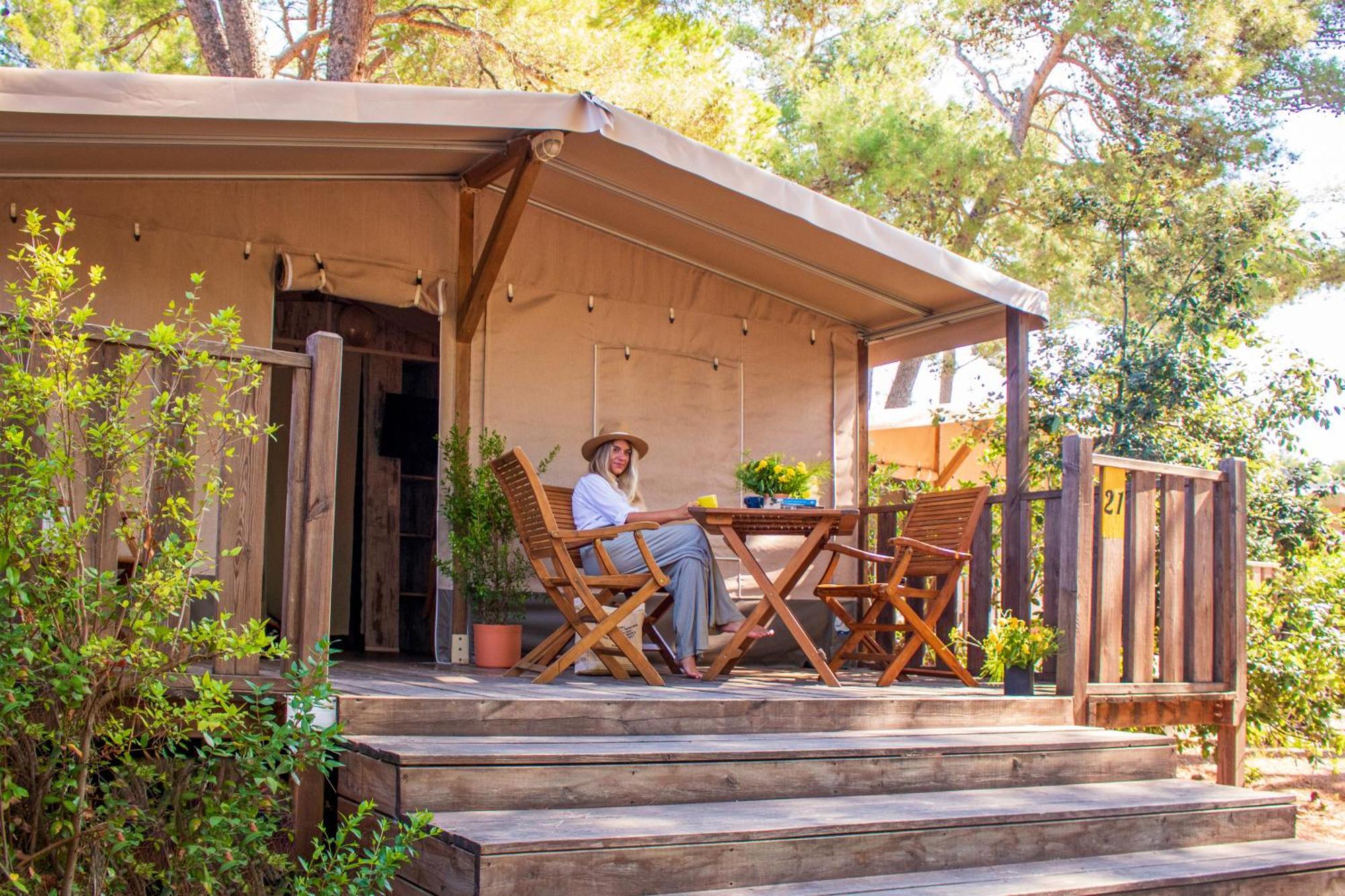 Zaton Holiday Resort Glamping Tents Nin Extérieur photo